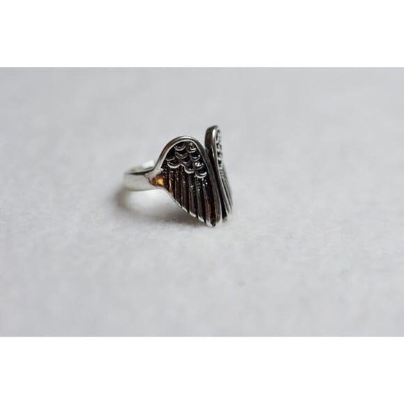 Angel Wings Silver Tone Metal Alloy Size 4 Cuff Fairy Casual Unisex Ring - Picture 3 of 3